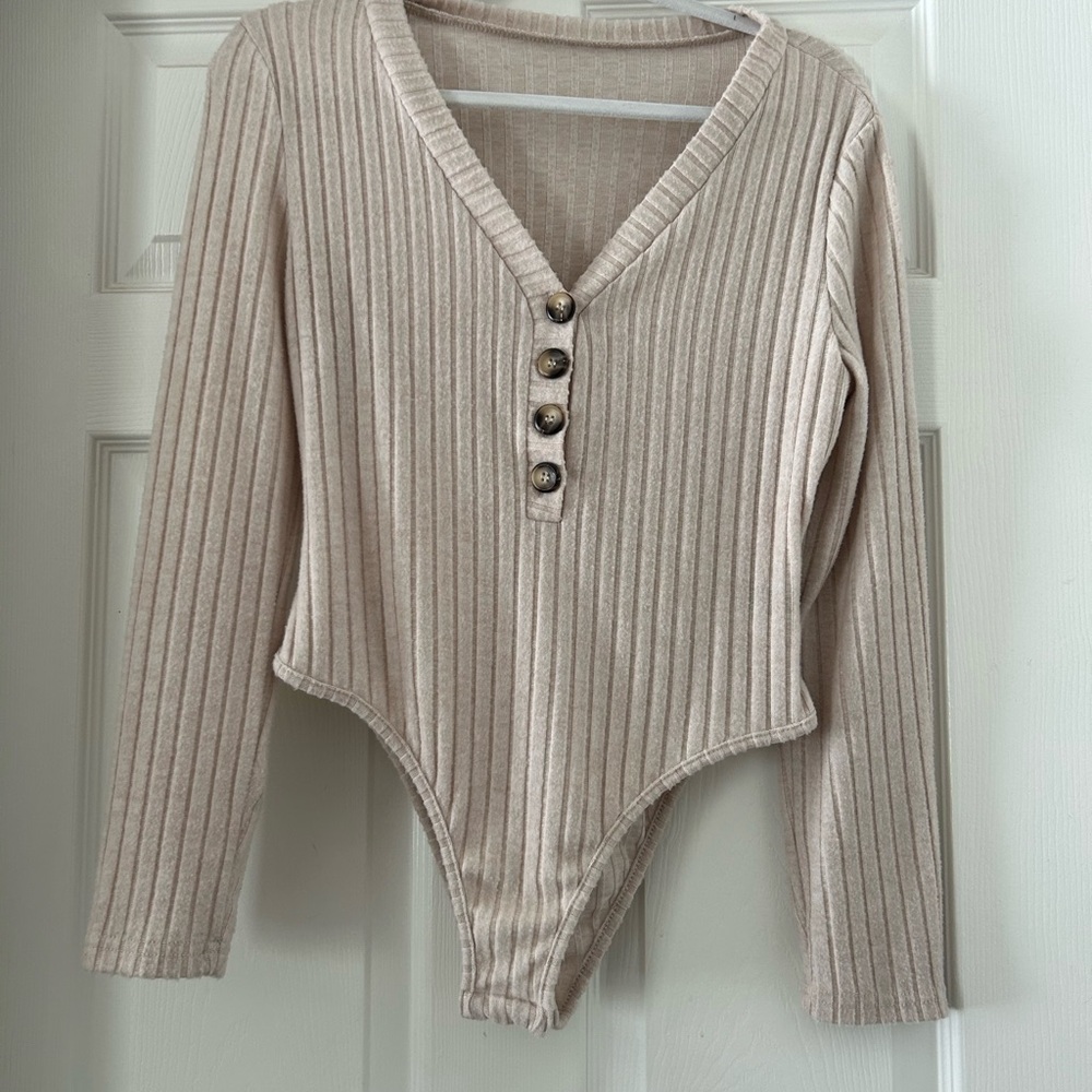 SHEIN Cream Ribbed Button Bodysuit